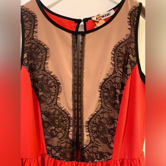 Cute holiday or wedding attendance dress! - Picture 2 of 3